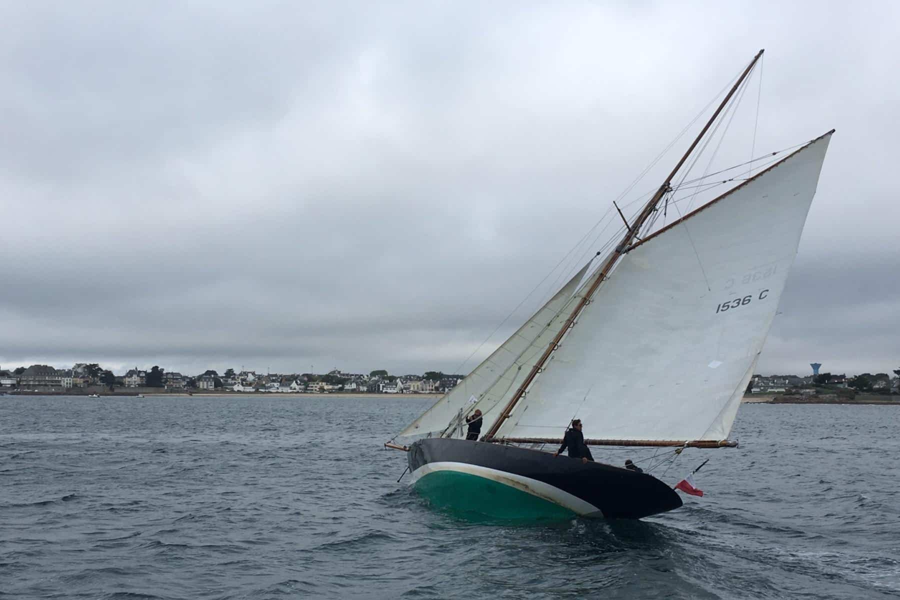 Éric Tabarly : le marin en pull qui a inventé la course au large moderne